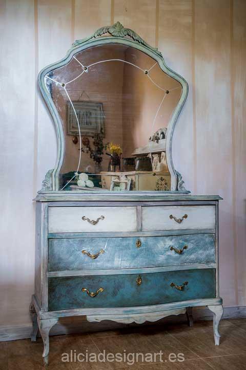 Comoda antigua con espejo decorada con abejas - Decoracíon de muebles antiguos estilo Shabby Chic, Provenzal, Rómantico, Nórdico