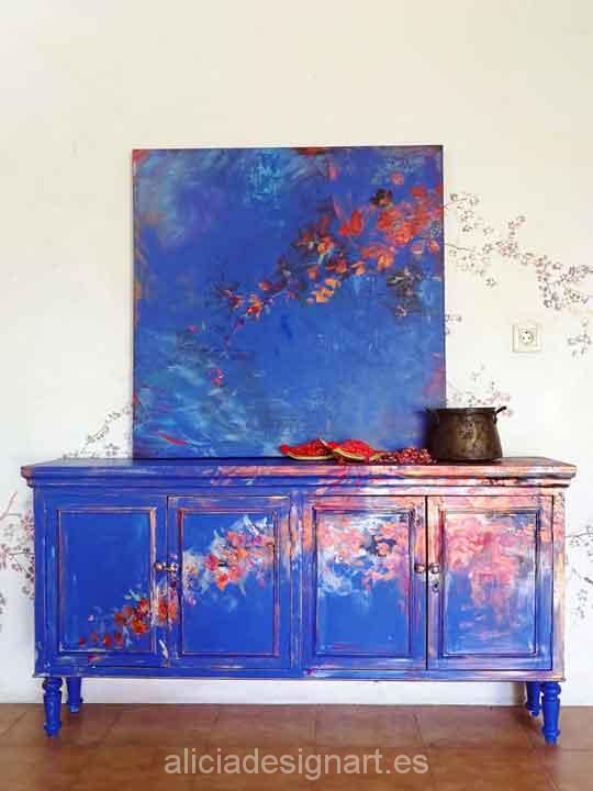 Aparador antiguo decorado y cuadro, estilo Boho azul, precioso mueble de colores - Taller decoración de muebles antiguos Alicia Designart Madrid.
