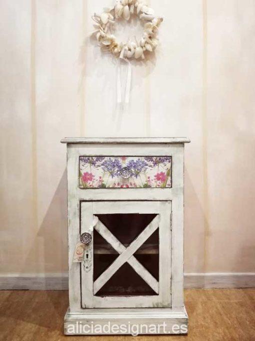 Mesita colonial decorada estilo Shabby Chic Lady con decoupage - Taller de decoración de muebles antiguos Madrid. Muebles de colores, productos y cursos.
