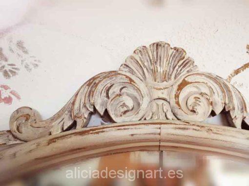 Espejo antiguo gran formato con cristal biselado y botones, estilo Shabby Chic - Taller decoración de muebles antiguos Alicia Designart Madrid.