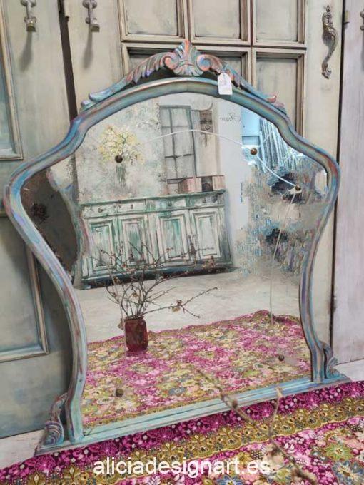 Espejo antiguo de madera maciza decorada fusión Boho Shabby con cristal biselado - Taller de decoración de muebles antiguos Madrid. Muebles de colores, productos y cursos.