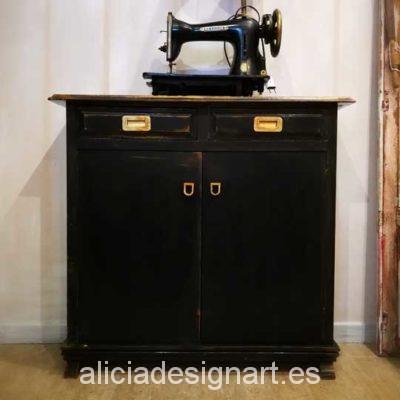 Aparador decorado estilo Industrial ideal para espacios pequeños - Taller decoración de muebles antiguos Alicia Designart Madrid.