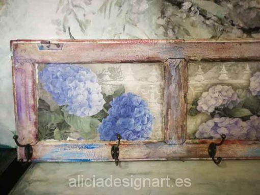 Perchero con 7 colgadores y decorado con grandes hortensias - Decoración de muebles antiguos estilo Shabby Chic, Provenzal, Romántico, Nórdico