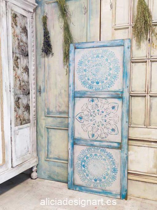 Cabecero con mandala decorado estilo Boho Chic Vintage azul y blanco - Taller de decoración de muebles antiguos Alicia Designart Madrid