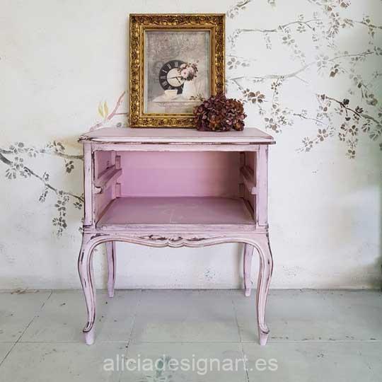 Mesita vintage decorada estilo Shabby Chic rosa con stencil de flamenco - Taller de decoración de muebles antiguos Madrid. Muebles de colores, productos y cursos.