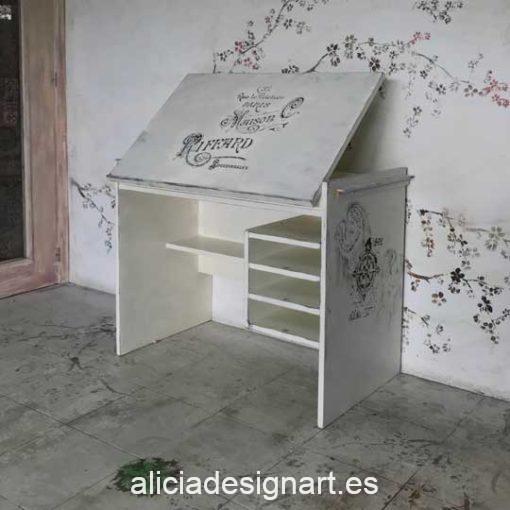 Escritorio de dibujo tablero abatible Shabby Chic con stencils - Taller de decoración de muebles antiguos Alicia Designart Madrid. Muebles de colores, productos y cursos.
