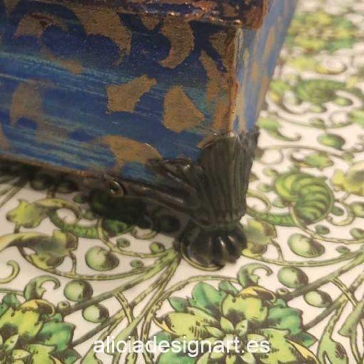 Patitas de latón estilo Boho Chic para cajitas - Tienda de productos de decoración en Madrid. Plantillas de stencil, papel decoupage, pintura decoración, Shalk Paint, accesorios