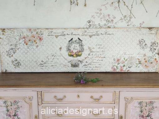 Puerta Vintage recuperada y reciclada en cabecero decorado estilo romántico francés - Taller de decoración de muebles antiguos Alicia Designart Madrid