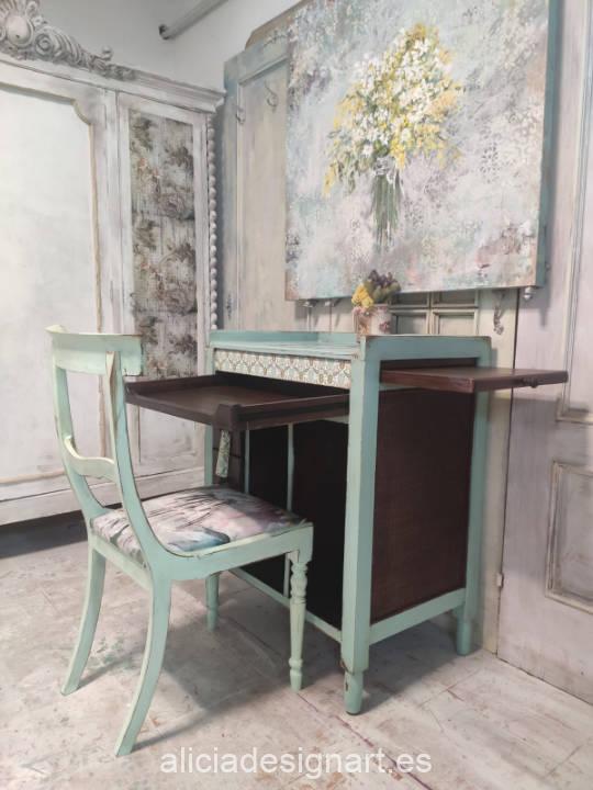 Mesa auxiliar escritorio de teca decorada con découpage y stencil estilo colonial - Taller de decoración de muebles antiguos Madrid. Muebles de colores, productos y cursos.