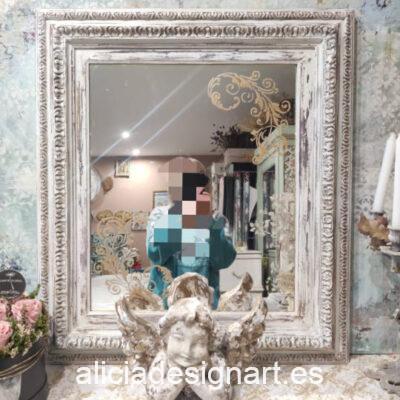 Espejo antiguo cuadrado decorado en tonos claros y con stencil de arabescos - Taller decoración de muebles antiguos Madrid estilo Shabby Chic, Provenzal, Romántico, Nórdico