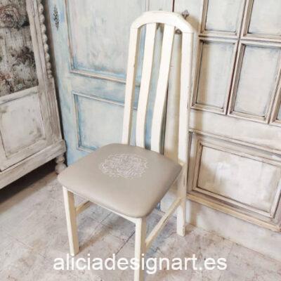 Conjunto de sillas decorado estilo Shabby Chic, por JH Decor - Taller de decoración de muebles antiguos Madrid. Muebles de colores, productos y cursos.