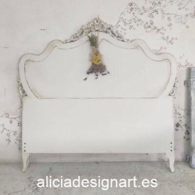 Cabecero antiguo de madera maciza para cama de matrimonio decorado estilo romántico - Taller de decoración de muebles antiguos Alicia Designart Madrid estilo Shabby Chic, Provenzal, Romántico, Nórdico