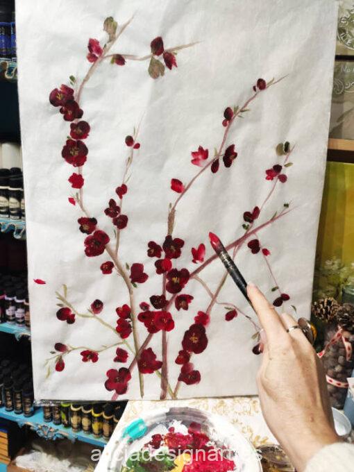 Akemi, Papel de arroz pintado a mano alzada con motivos florales inspirados en Japón, por Alicia Domínguez López - Taller de decoración de muebles antiguos y obras de arte Alicia Designart Madrid