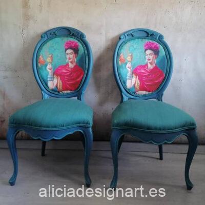 Pareja de sillas isabelinas "Frida" decoradas por Pintando Sueños - Taller de decoración de muebles antiguos Alicia Designart Madrid. Muebles de colores, productos y cursos de decoración.