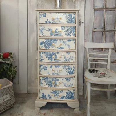Sinfonier Villa Borghese decorado por La Tienda de Mayrit - Alumna del taller de decoración de muebles antiguos Alicia Designart Madrid. Muebles de colores, productos y cursos de decoración.