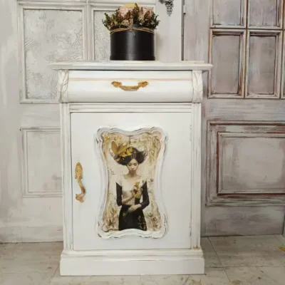 Aparador de madera decorado estilo Vintage y Romántico Dama Dorada - Taller de decoración de muebles antiguos Alicia Designart Madrid. Muebles de colores, productos y cursos.