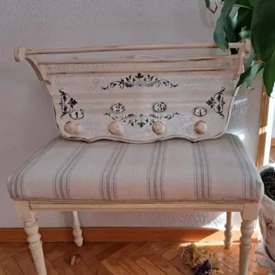 Perchero antiguo 1910 decorado por La Tienda de Mayrit - Alumna del taller de decoración de muebles antiguos Alicia Designart Madrid. Muebles de colores, productos y cursos de decoración.